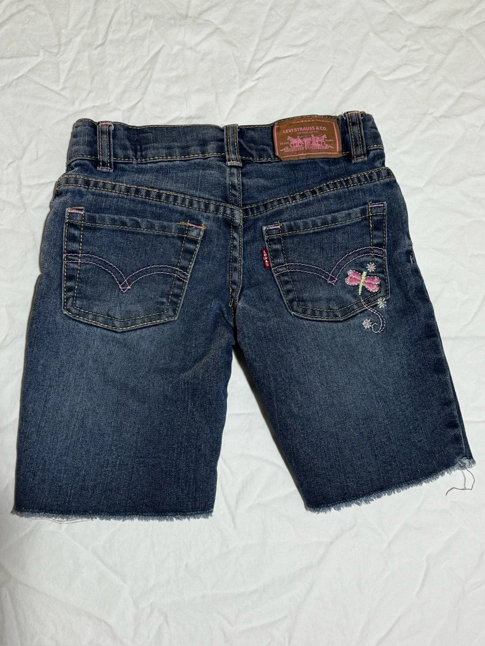 VINTAGE Levi's Girls Denim Knee-Length Shorts Pink Butterfly Embroidered Size 5